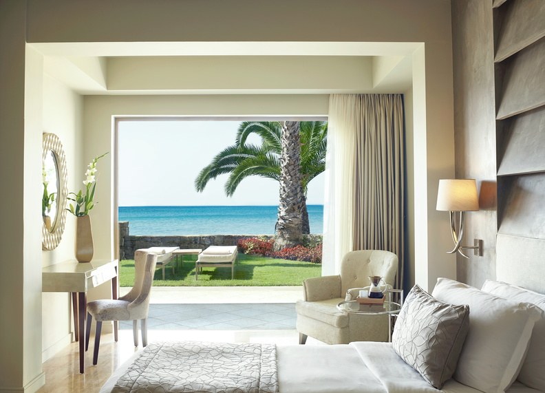 Schlafzimmer mit Meerblick der Suite